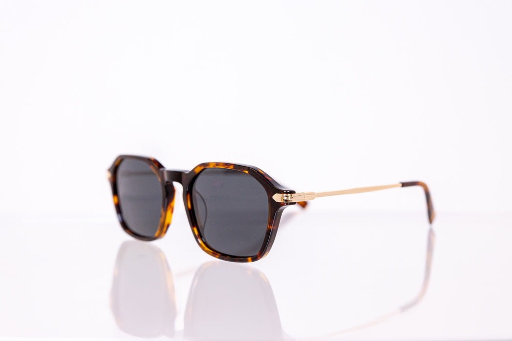 Tiger's Eye square sunglasses